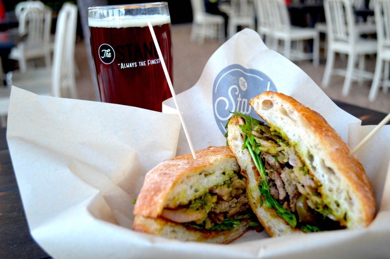 The Stand Burger and Sandwich Shop Opens in Pasadena